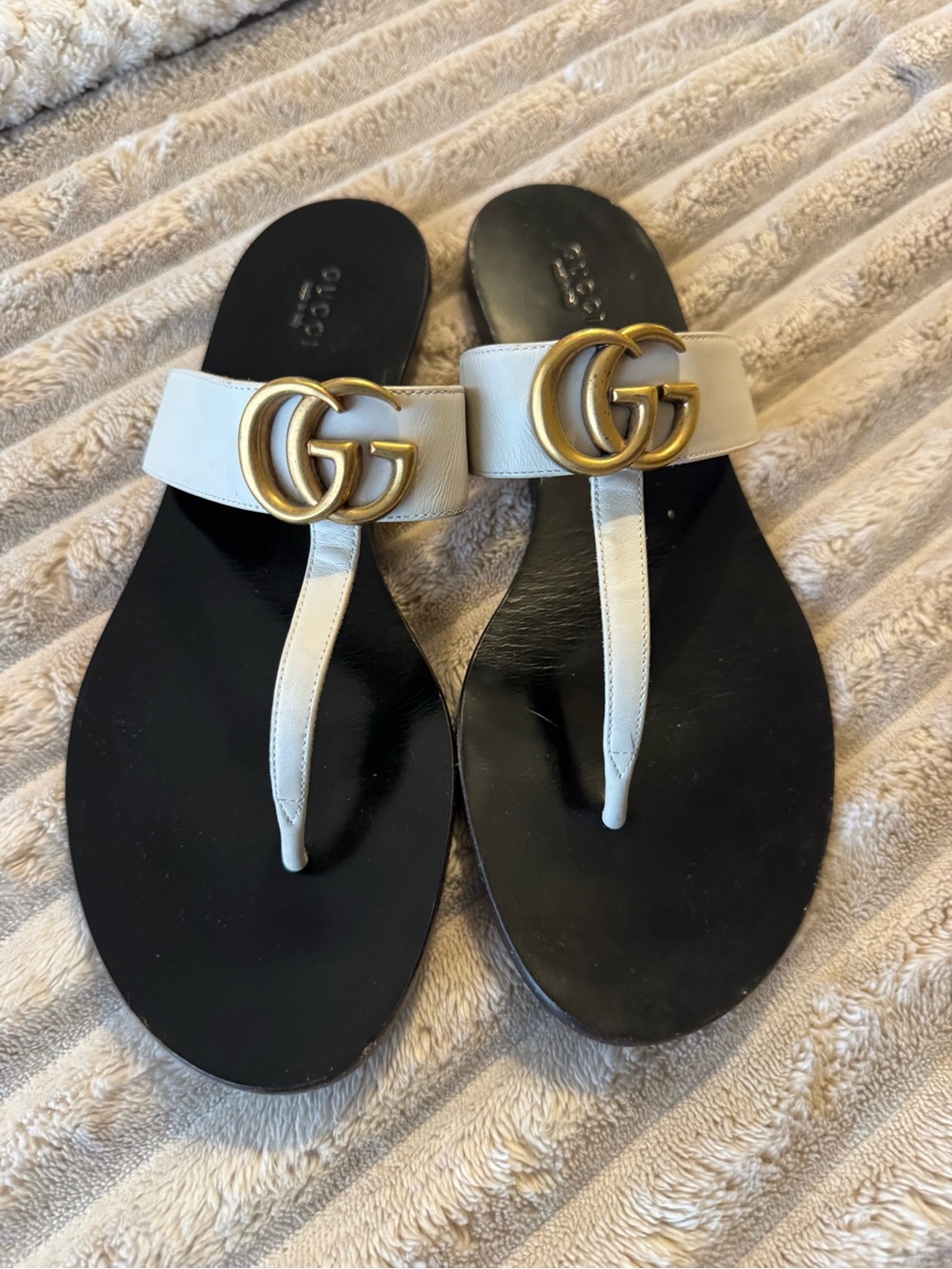 Gucci GG Marmont Double-G leather thong sandals